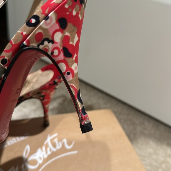Christian Louboutin silk slingbacks w box. Size 37. Simply stunning! - Picture 6 of 6